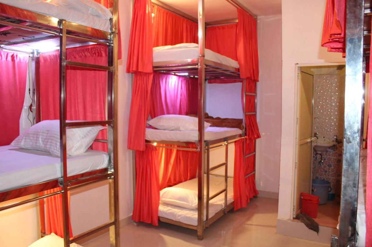 Sunset Backpackers Hostel Órcsha Kültér fotó