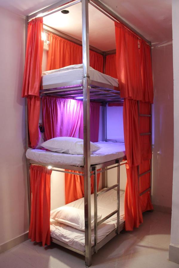 Sunset Backpackers Hostel Órcsha Kültér fotó
