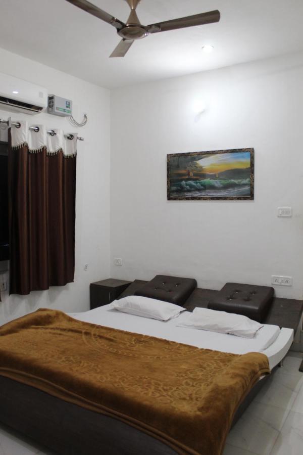 Sunset Backpackers Hostel Órcsha Kültér fotó