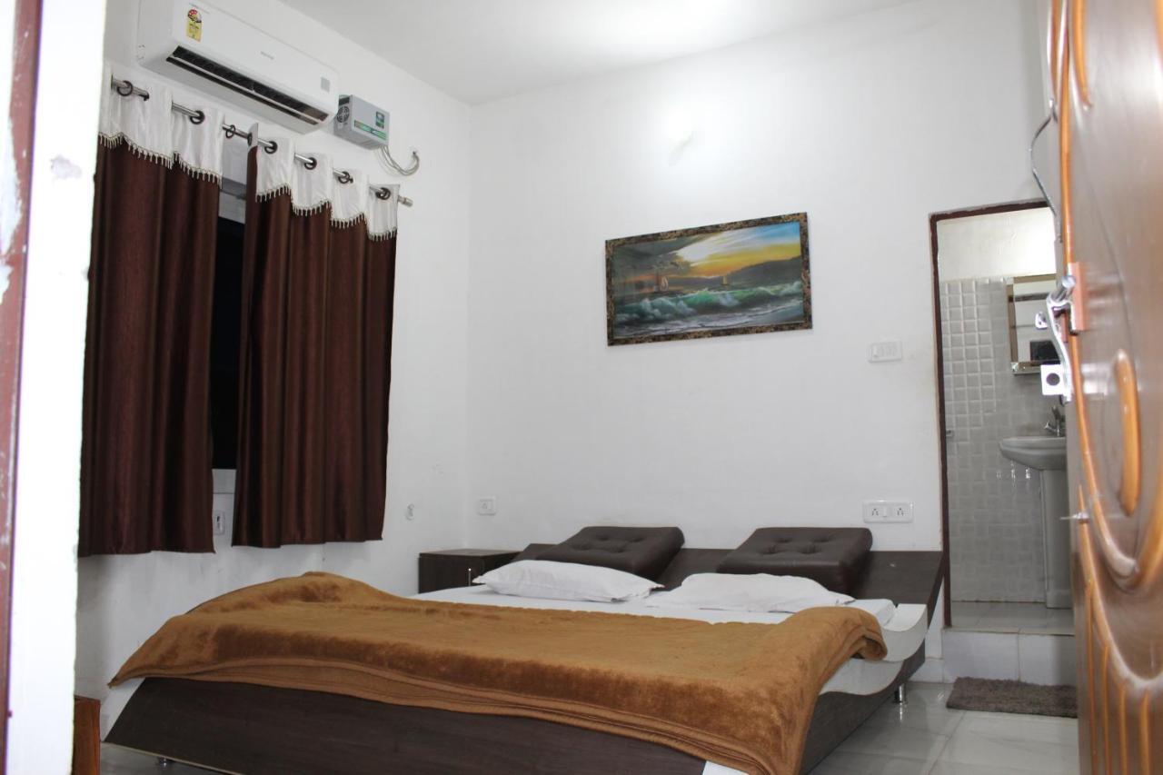 Sunset Backpackers Hostel Órcsha Kültér fotó